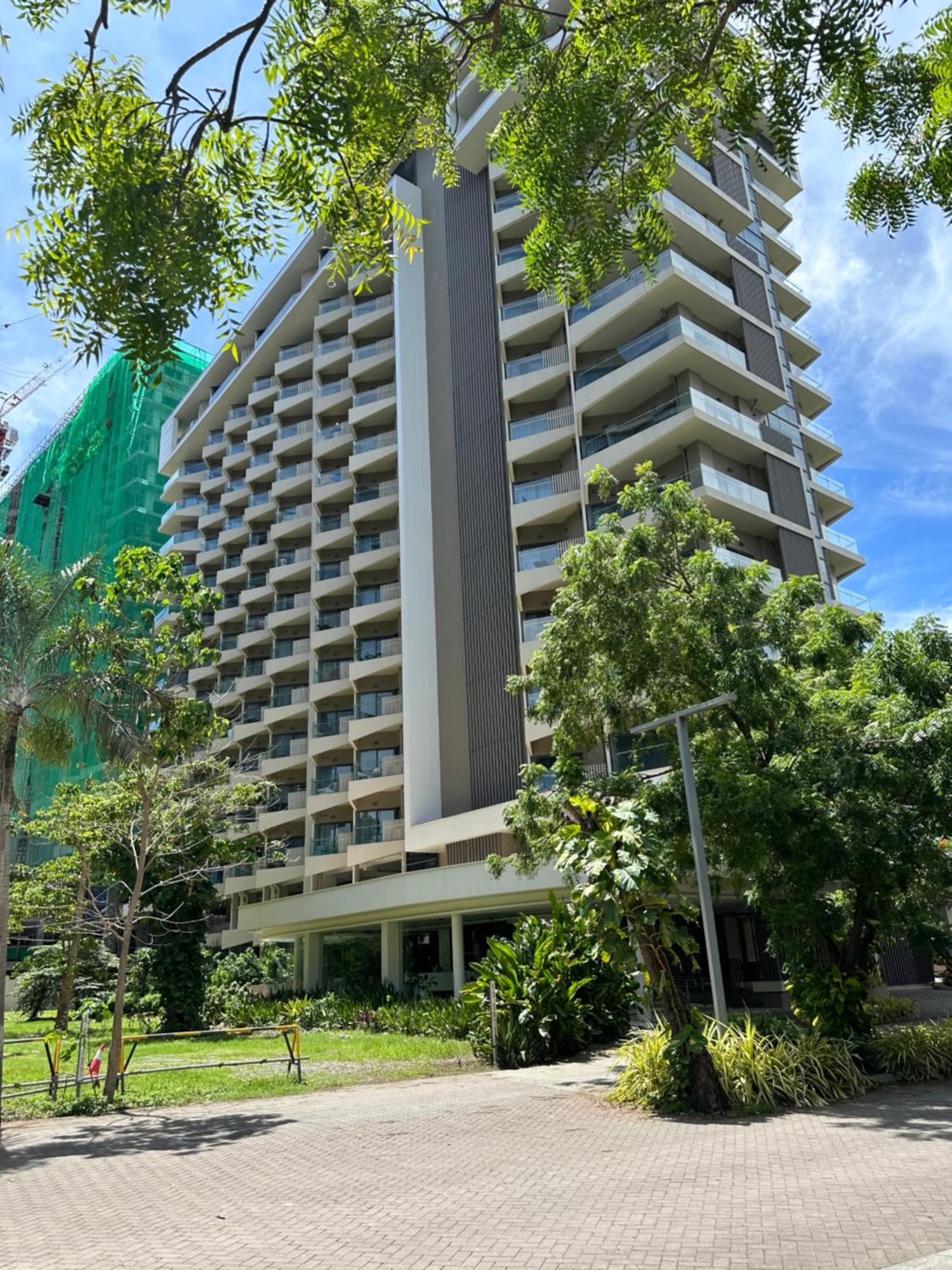Апартаменты 14Dc Tambuli Seaside Living Мактан Экстерьер фото